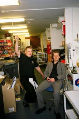 og i køkkenet kigger vicepræsident Kaufmann forbi
