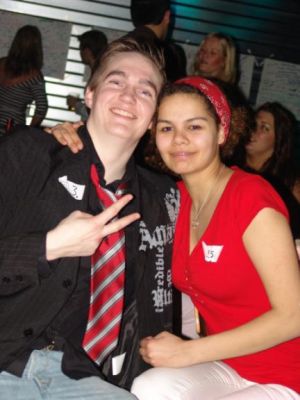 Her Mads og Jani (bemærk at Mads er fuldt påklædt...)
