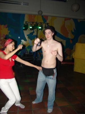 Jani hjælper lidt til
