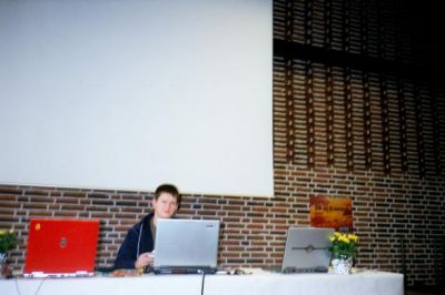 Hemann er klar ved dirigentbordet
