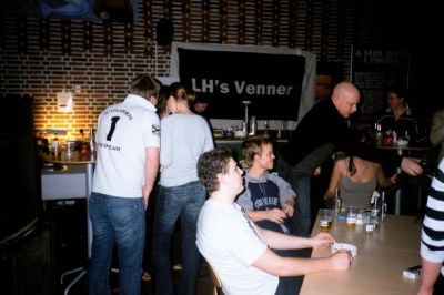 Et lille kig imod baren
