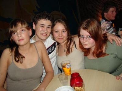 Og Martin endnu engang omgivet af søde piger
