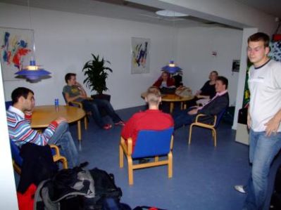 Fredag eftermiddag, deltagerne er ved at komme
