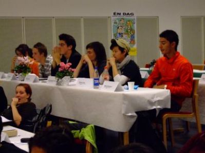 Så er vi bag ved i salen
