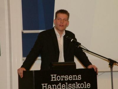 Anders er kommet op for at kommentere indlæggene til hans beretning
