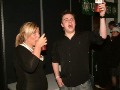 Næstformanden er i fest humør ovenpå at hans beretning
