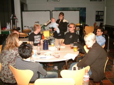 Det er tid til PG møde, Karina W kiggede forbi sammen med junior
