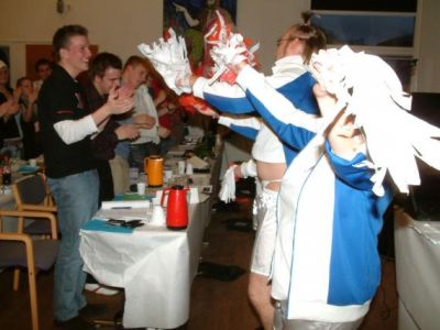 og set lidt fra siden
