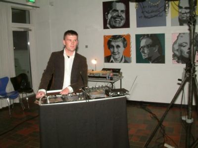 Stig er tilbage som DJ
