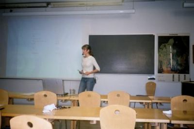 Annette er igang med at holde sin tale
