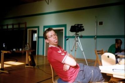 Anders udtrykker sin holdning til situationen..
