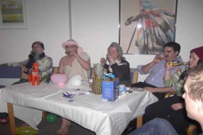 Dommerpanellet skal også have sig en lille en
