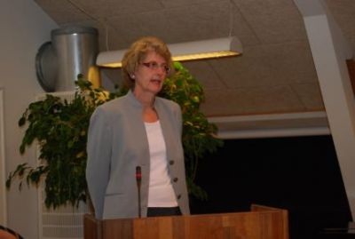 Skolens direktør, Eva, byder velkommen
