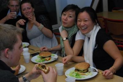 og tilbage igen, burgeren er åbenbart stadig sjov...
