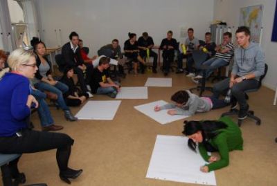 Rundkredsgruppen, er gået igang med at formulere ting på papir
