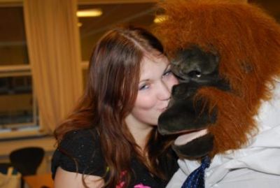 Imens er Karina ved at score Bingo indenfor
