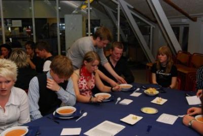 Som Riber her er igang med at fordele
