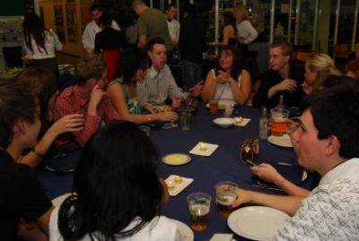 også ved næstformandens bord
