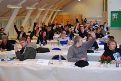 Tilbage i salen skal der stemmes
