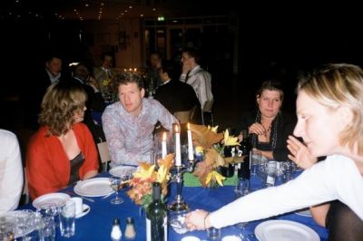 Samme bord, her 2 præsidenter: Signe og Karin - med Jørgen HK i midten
