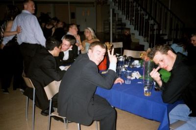 Dan prøver at bestille 2 til fra bord 4
