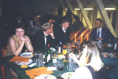 Jeanette, Jeppe, Erling og Steen til middagen
