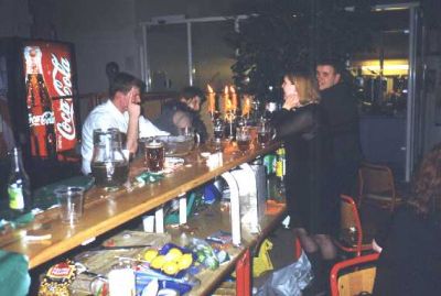 Baren lige før lukketid kl. 7 eller et andet
