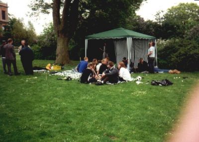 Et kig ud over forsamlingen
