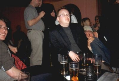 Det blev dog for meget for Otto, der her er gået kold op af unge Mønsted
