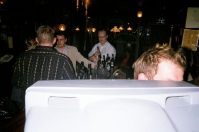 Straks tager TV'et turen ned fra 3 meters højde...
