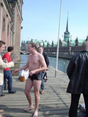 Folket har været en tur i vandet
