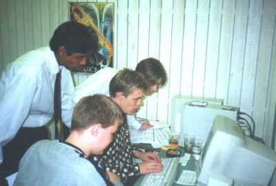 Og imens arbejder redaktionsudvalget
