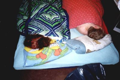 Fredag: Dan og Louise sover sødt
