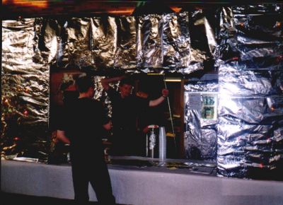 Aftenens bar er i gang med at blive sat op
