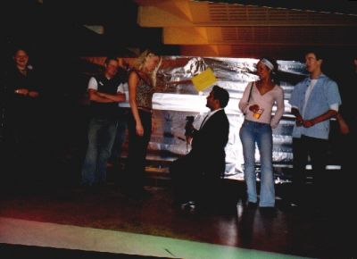 Og straks har de gang i noget frieri!
