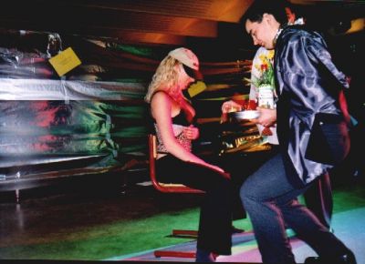 Så er det hendes tur - og Henrik er straks klar...
