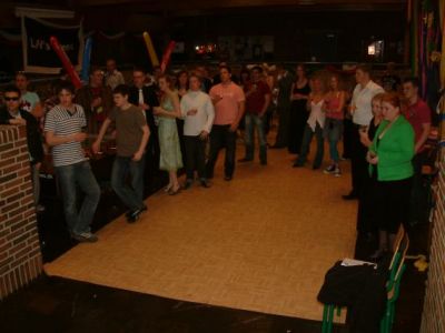 Og de lytter spændt til Vicepræsidenten
