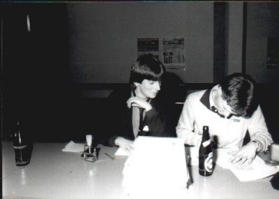 Sek-leder Jørgen HK tjekker deltagerlisten
