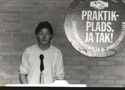 Formand Jan Birk er på talerstolen
