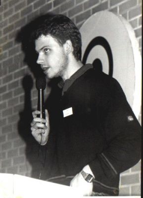 Jan Helmer holder beretning fra sekretariatet
