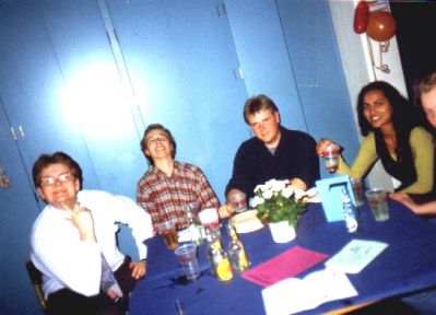 Og nu ved et af bordene blandt andet med Anders Buch
