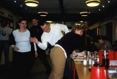 LH's Venners bod sælger "klask"
