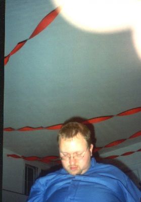 Mønsted får sig en lille en på øjet
