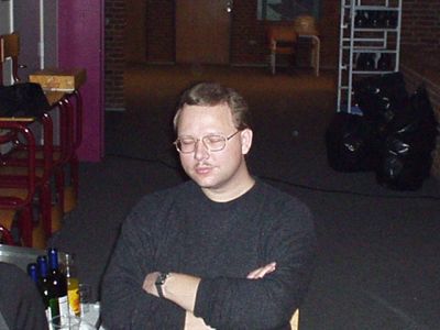 Steen V er vist blevet træt
