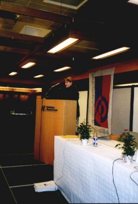 Præsidenten er på talerstolen
