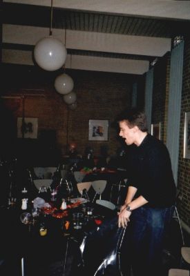 Allan igang med nattens oprydning...
