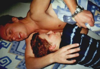 Morten Jæger vågner op til første dag som FU'er, men ikke alene...
