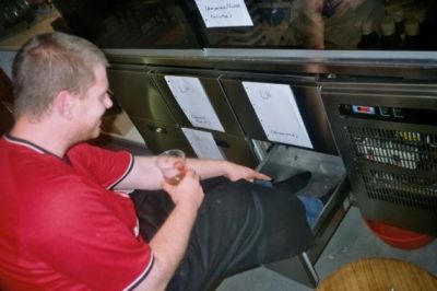 Torben Ree skal lige ha kølet fusserne
