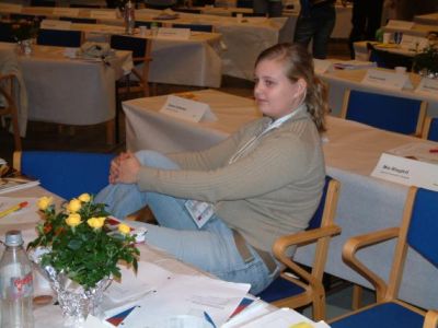 Astrid slapper af i salen
