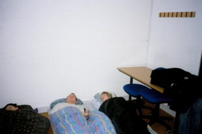 Så er det morgen og godmorgen til Dan Holt med piger...
